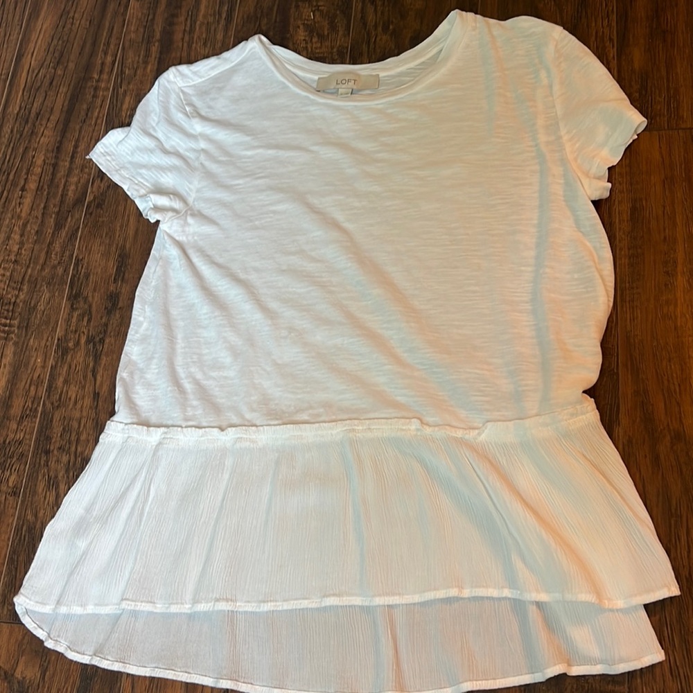 Size Small, White Loft Top, Will Bundle for Discounts, Excellent Condition